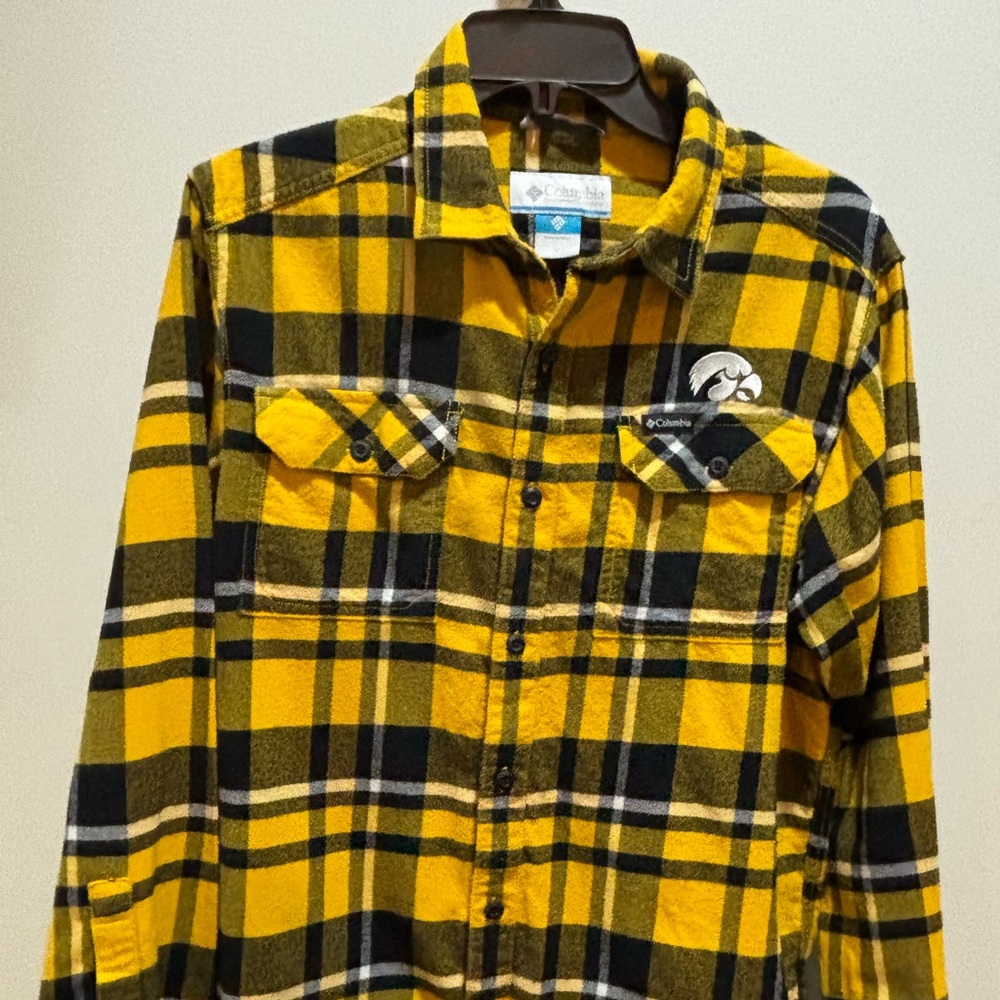 Columbia and Nike Iowa Hawkeye Black and Yellow Checkered Shirt and Nike Hoodie - Picture 12 of 12